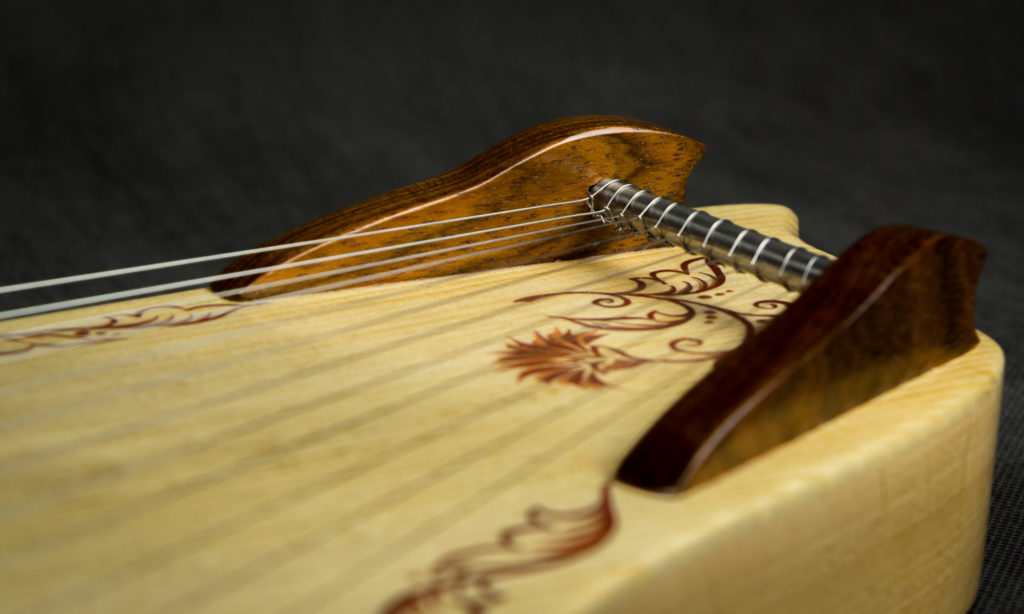 The Medieval Psaltery "Pigsnout" ⋆ Baltic Psalteries